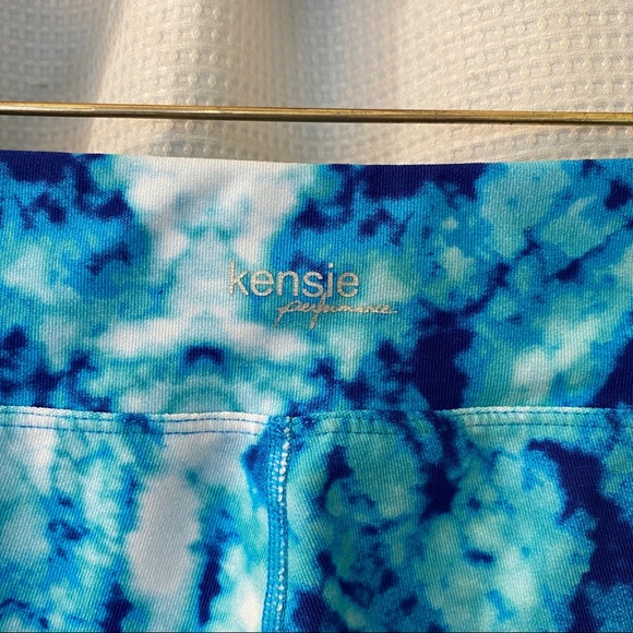 Tie Dye Blue and White 3/4 length leggings - Picture 3 of 6